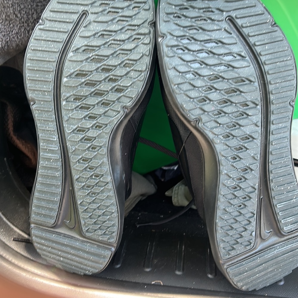 Nike - Picture 4 of 4